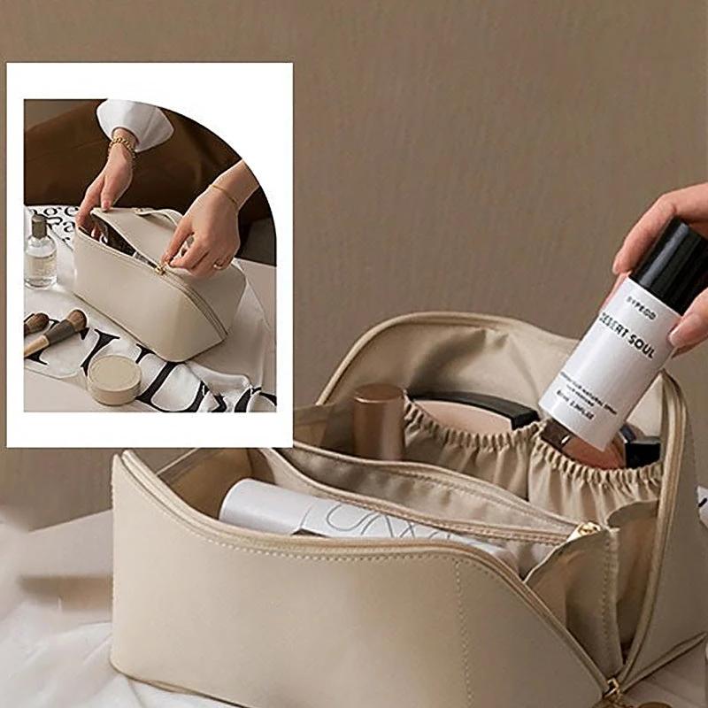 Portable travel cosmetic bag made of PU by Bowlift