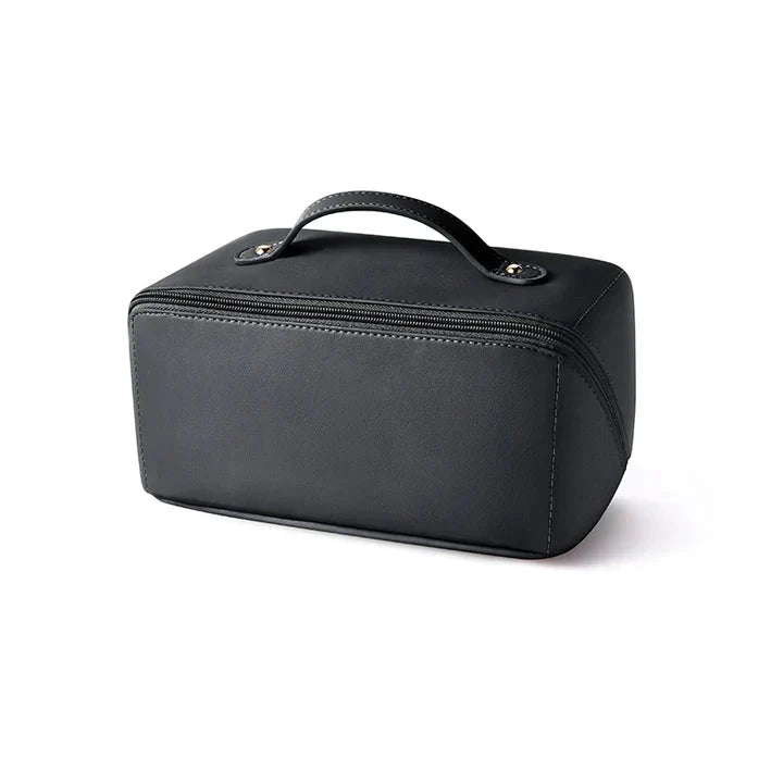 Portable travel cosmetic bag made of PU by Bowlift