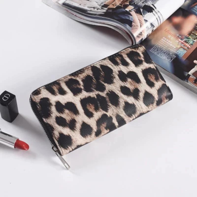 Classic wallet with leopard pattern for women by Bowlift