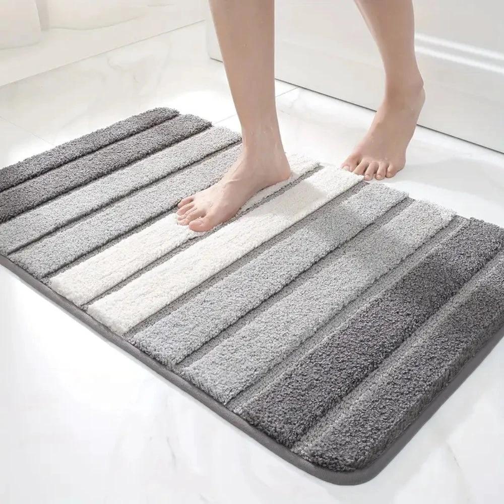 Lumiere Striped Absorbent Bath Mat by Casa & Beyond