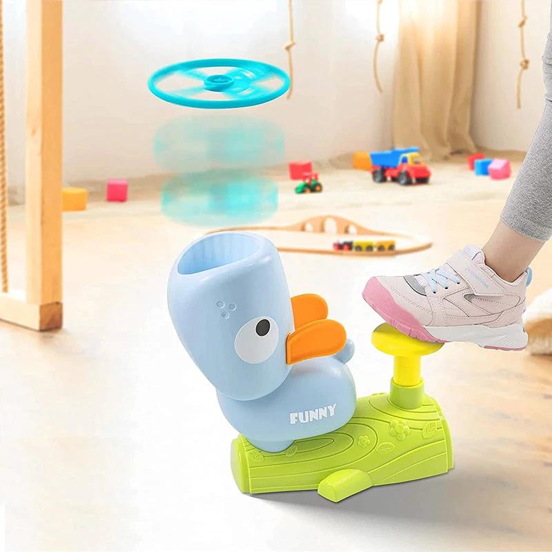 Toy flying ring catapult by Bowlift