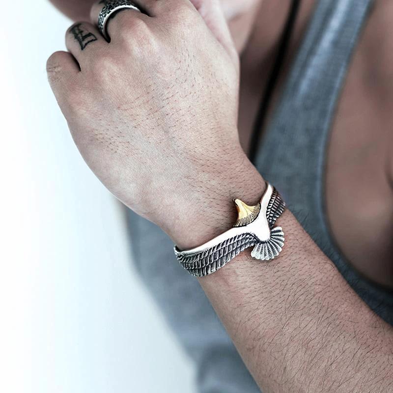 Bracelet in the shape of the special eagle by Bowlift