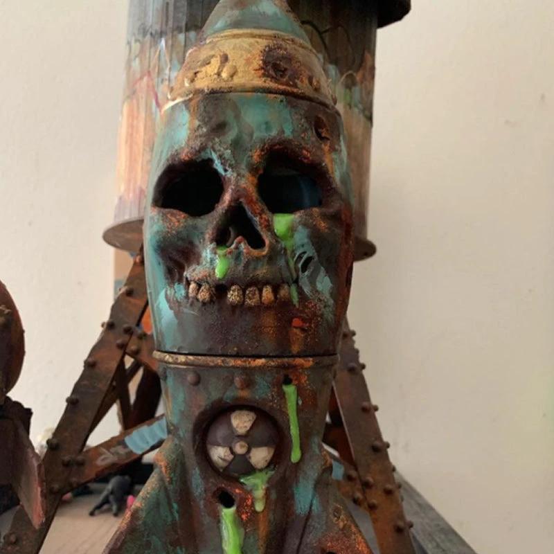 Ornament made of resin skull bomb by Bowlift