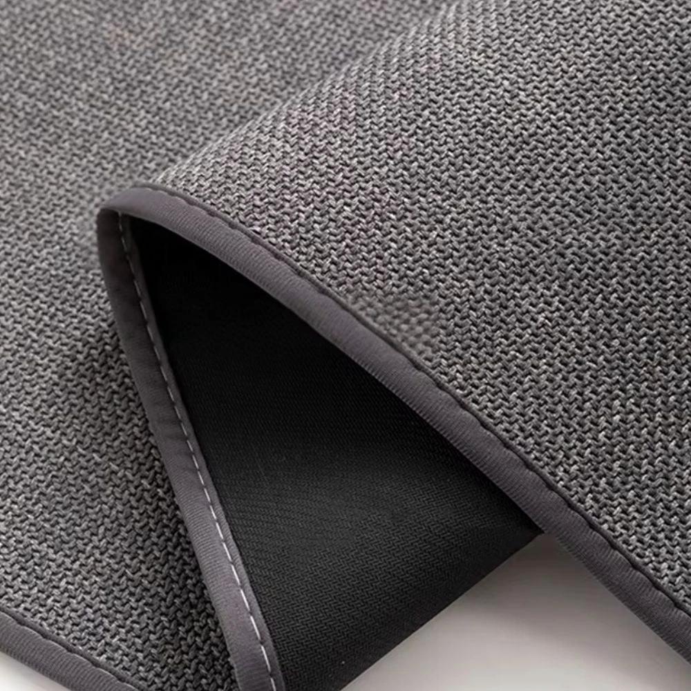 Braided Comfort Non-Slip Bath Mat by Casa & Beyond