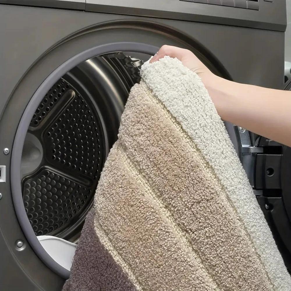 Lumiere Striped Absorbent Bath Mat by Casa & Beyond