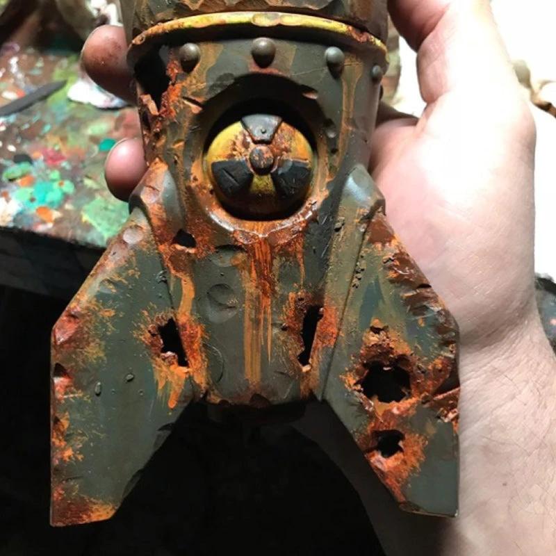 Ornament made of resin skull bomb by Bowlift