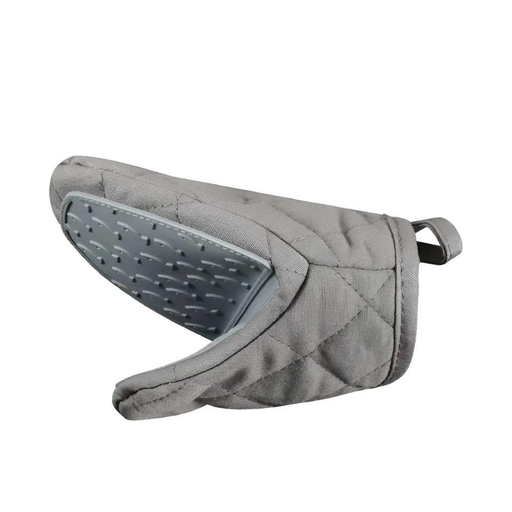 Silicone Quilted Heatproof Kitchen Mitts by Casa & Beyond