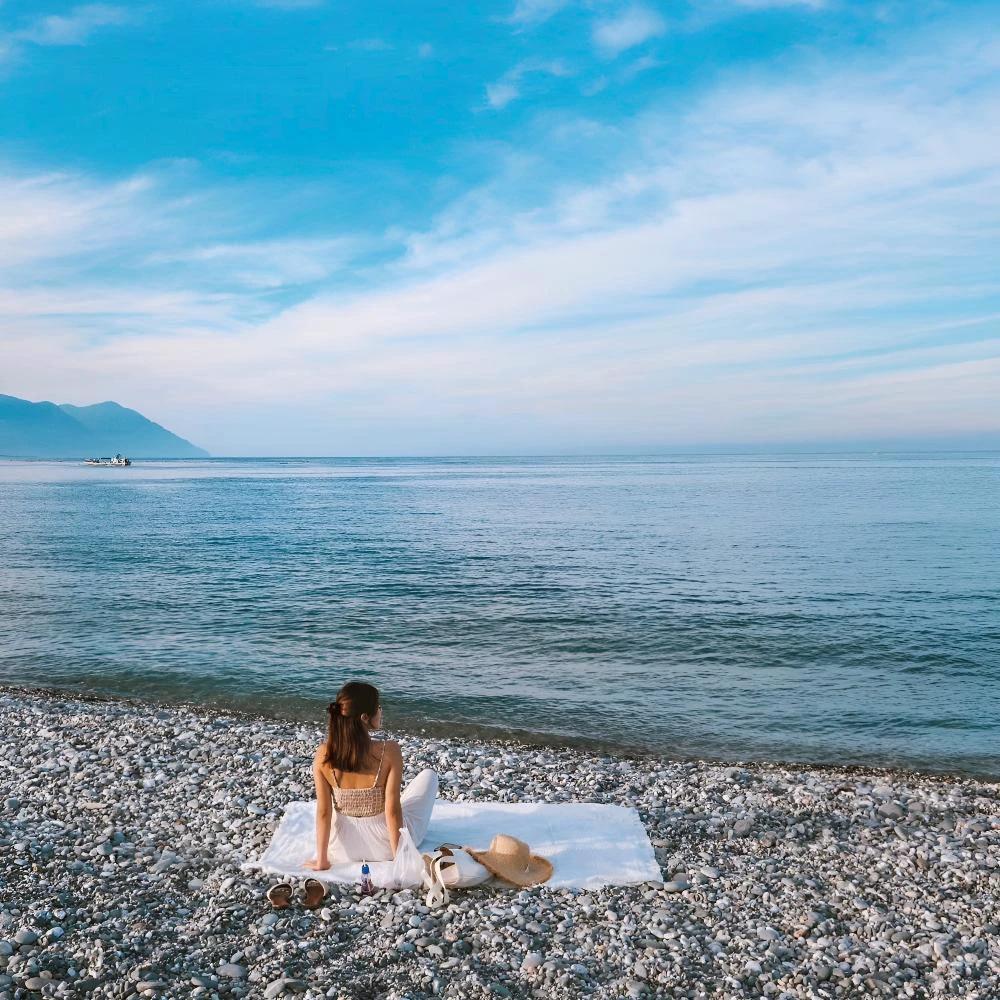 Countryside Comfort Picnic Mat by Casa & Beyond