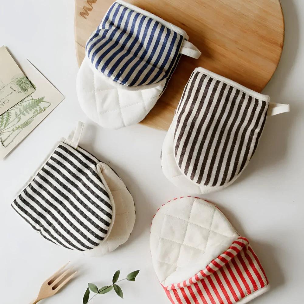 Striped Heat-Resistant Kitchen Mitts by Casa & Beyond