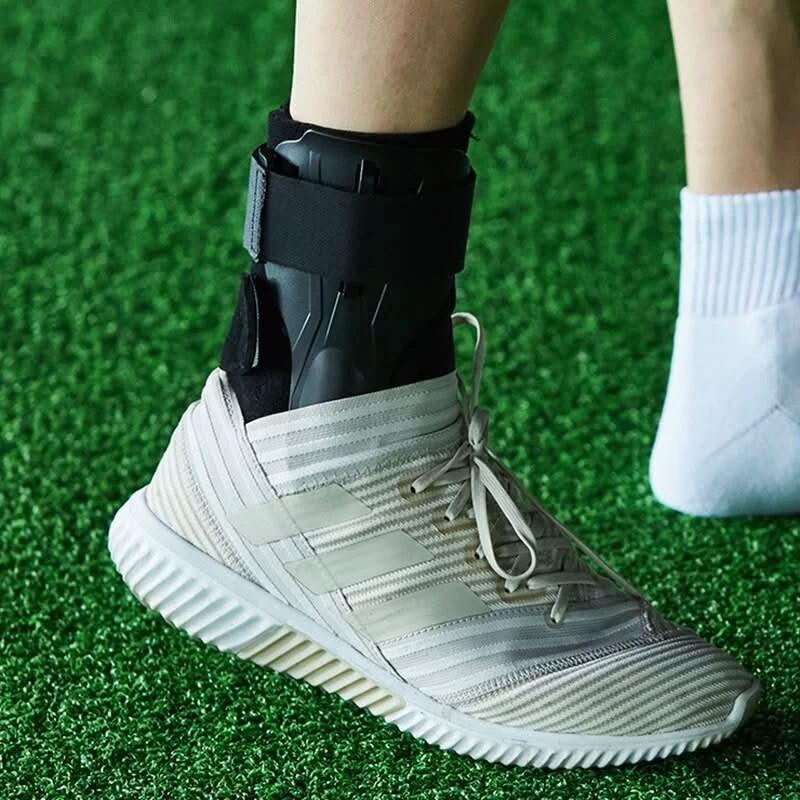Ergonomic ankle support with double stabilisers & Grip Tech by BowLift