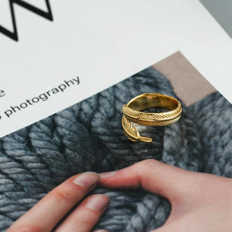 Adjustable Golden Spring Ring by Bowlift