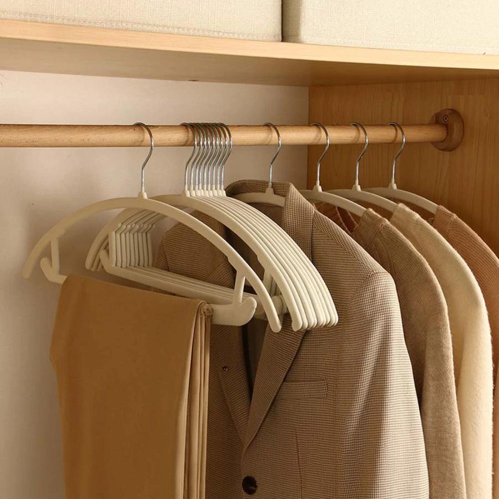 Non-Slip Curve Hangers | Set of 10 by Casa & Beyond