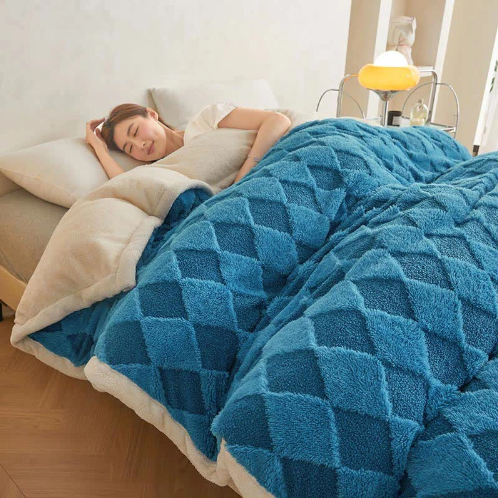 Soft Diamond Pattern Comfort Blanket by Casa & Beyond