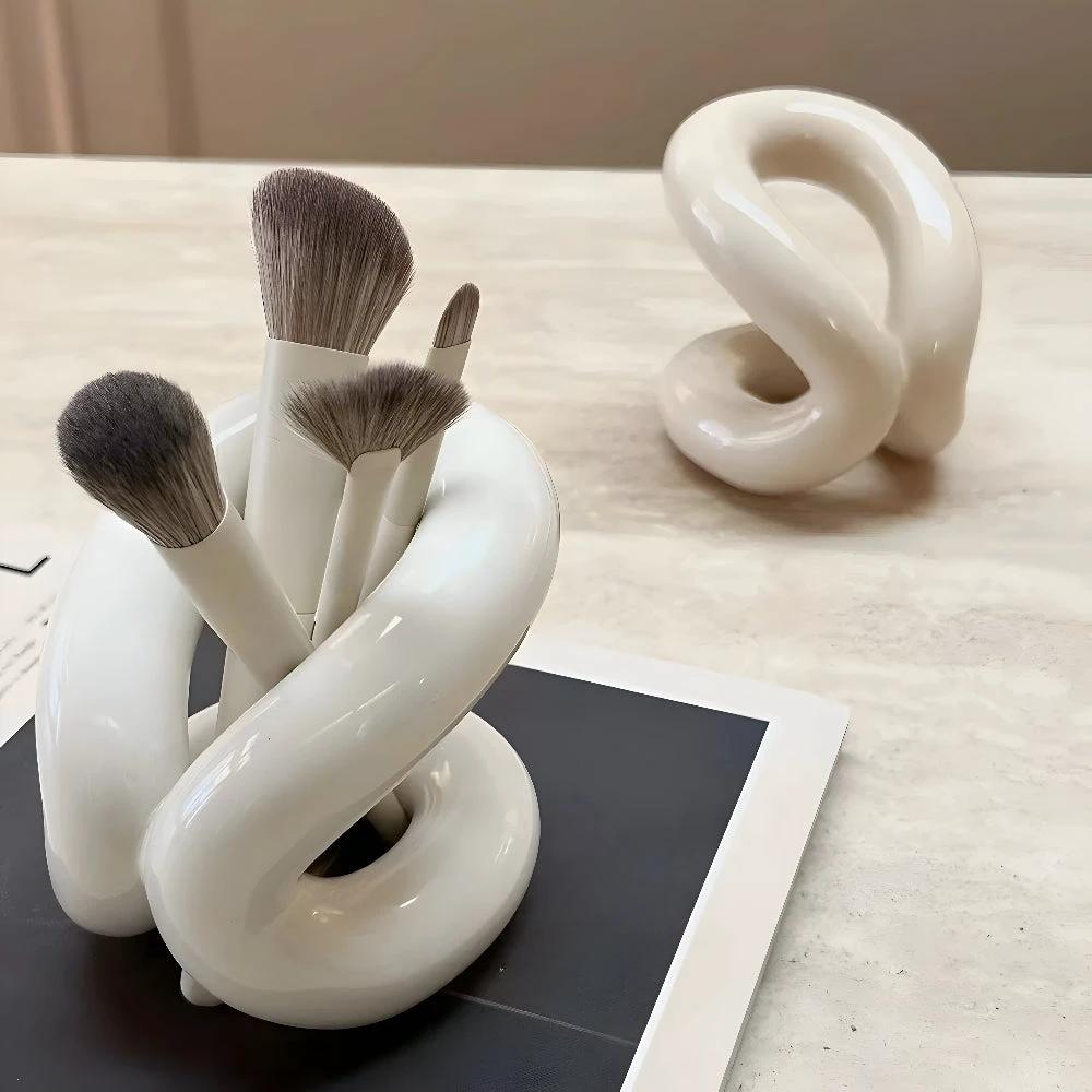 Nordic Knot Ceramic Holder by Casa & Beyond
