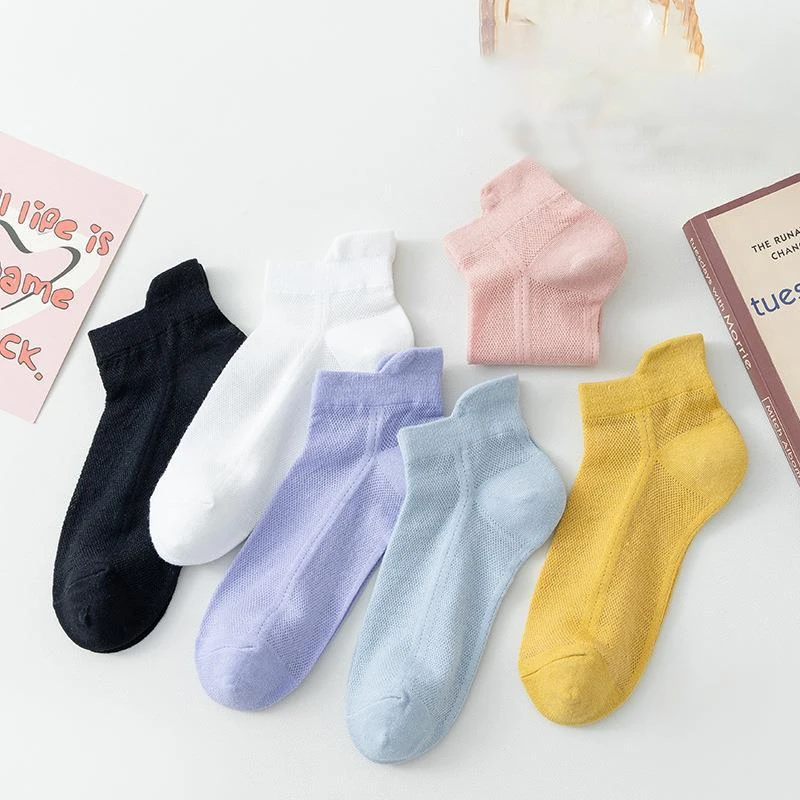 Ultra-thin, non-slip socks with invisible effect by BowLift