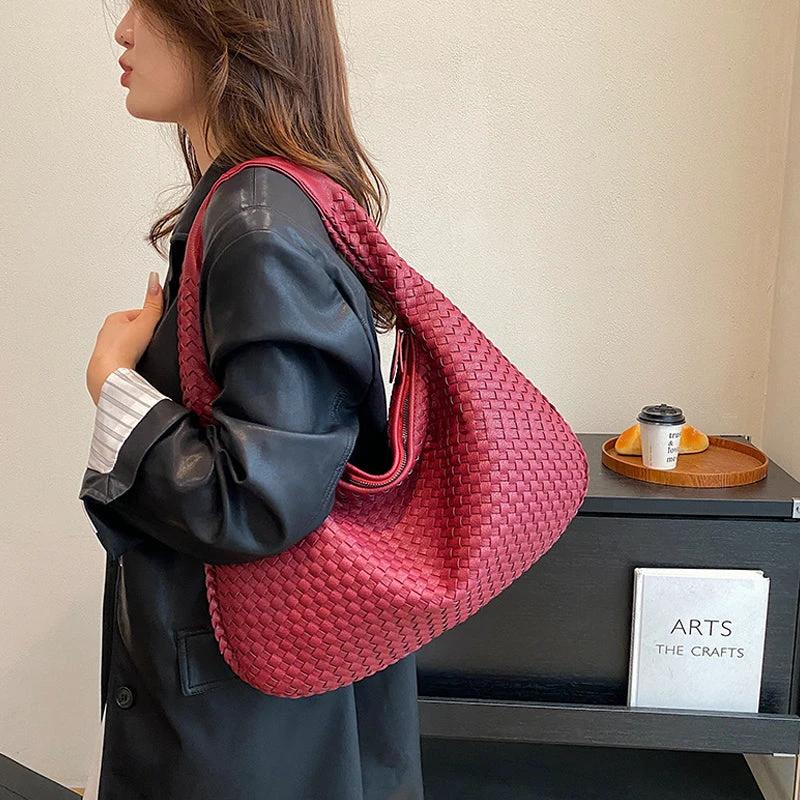 Elegant Woven Bag for Women by Bowlift