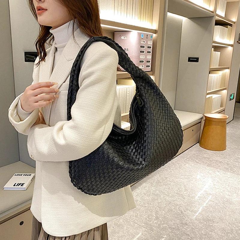 Elegant Woven Bag for Women by Bowlift