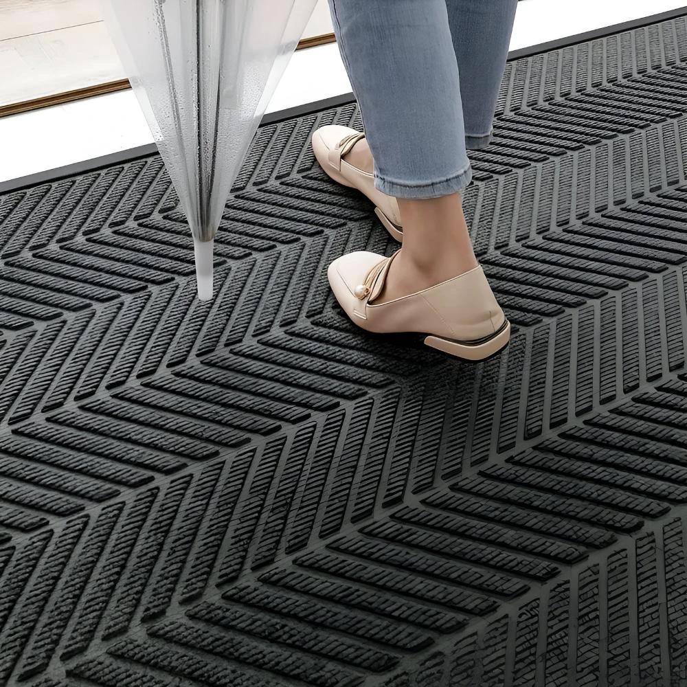 Chevron Ridges Non-Slip Door Mat by Casa & Beyond
