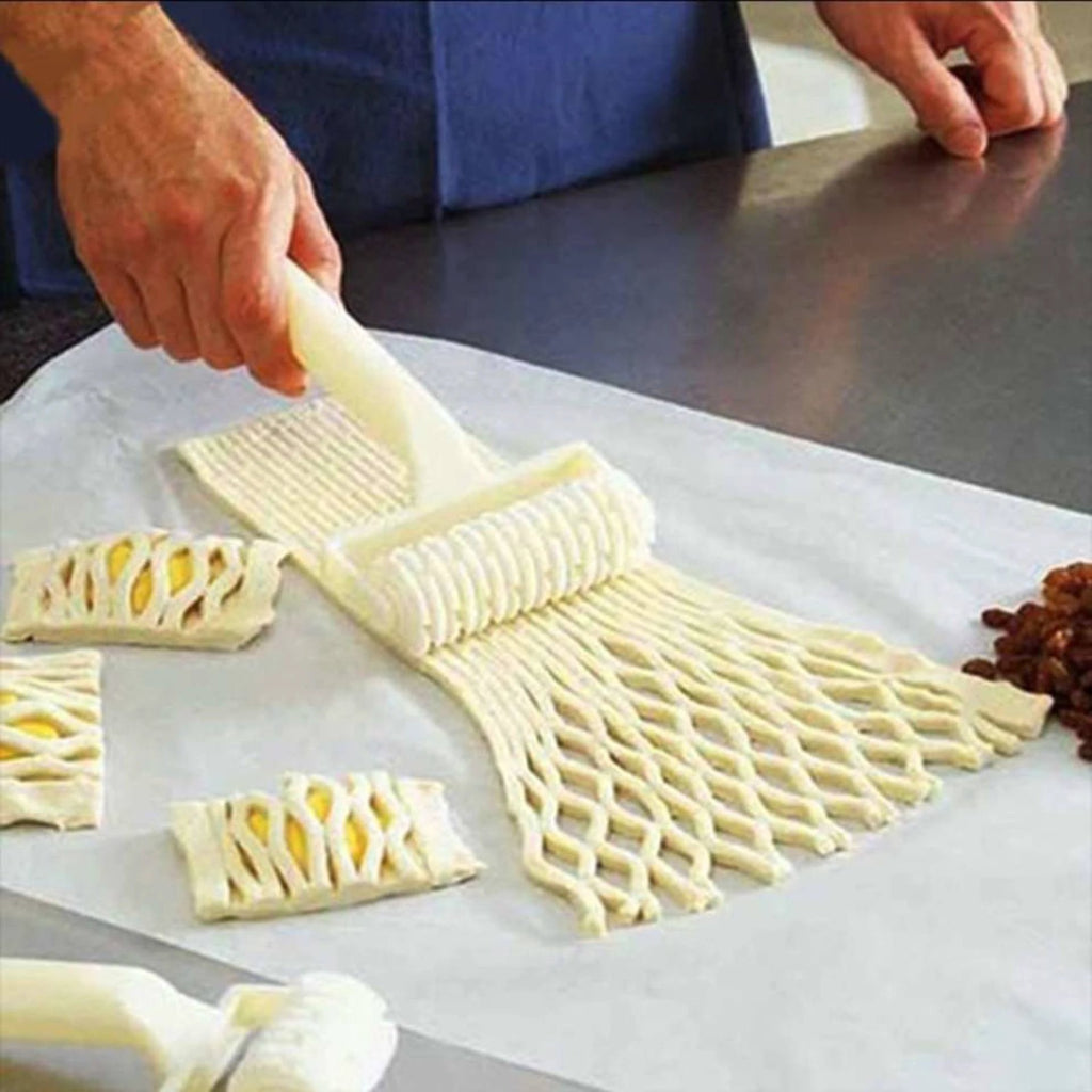 Pastry Lattice Dough Roller by Bowlift