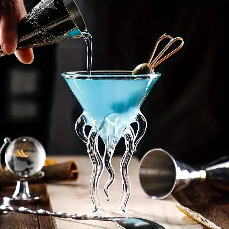 Unique, octopus-inspired cocktail glass Bowlift by Bowlift