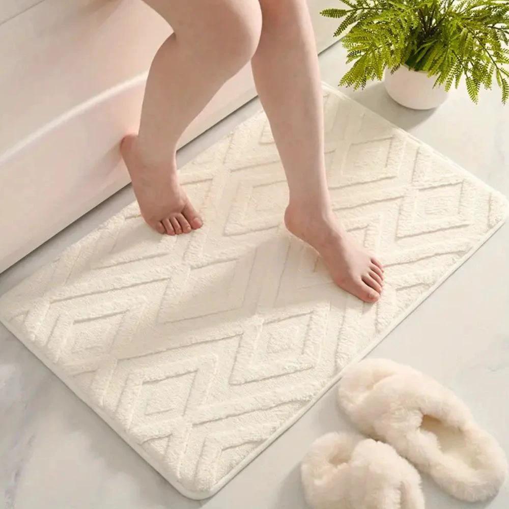 Diamond Jacquard Bath Mat by Casa & Beyond