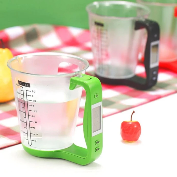 Measuring cup for kitchen use by Bowlift