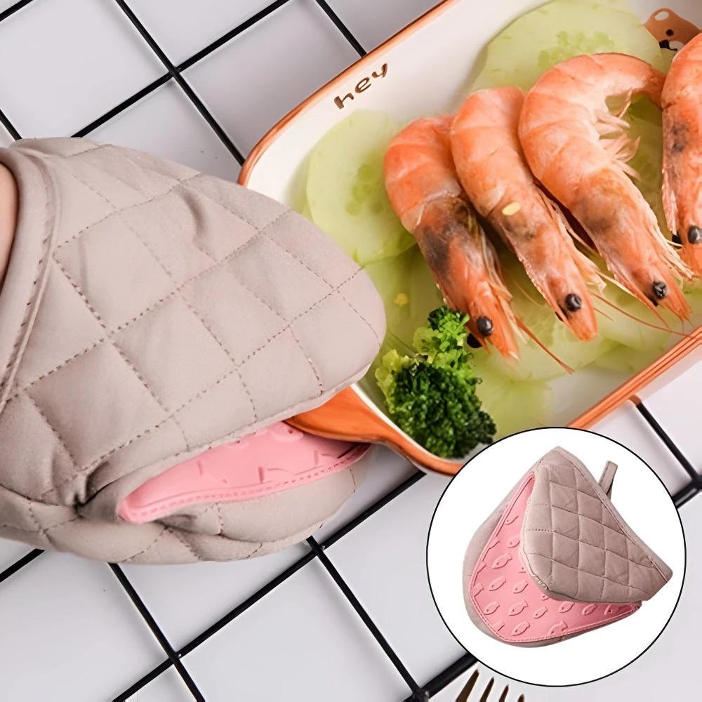 Silicone Quilted Heatproof Kitchen Mitts by Casa & Beyond