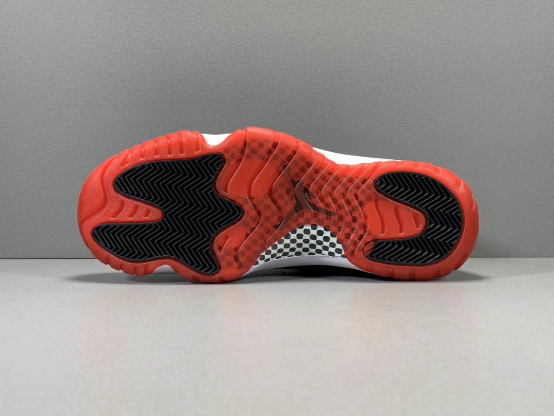 Air Jordan 11 Retro Playoffs Bred (2019) by Air Jordan