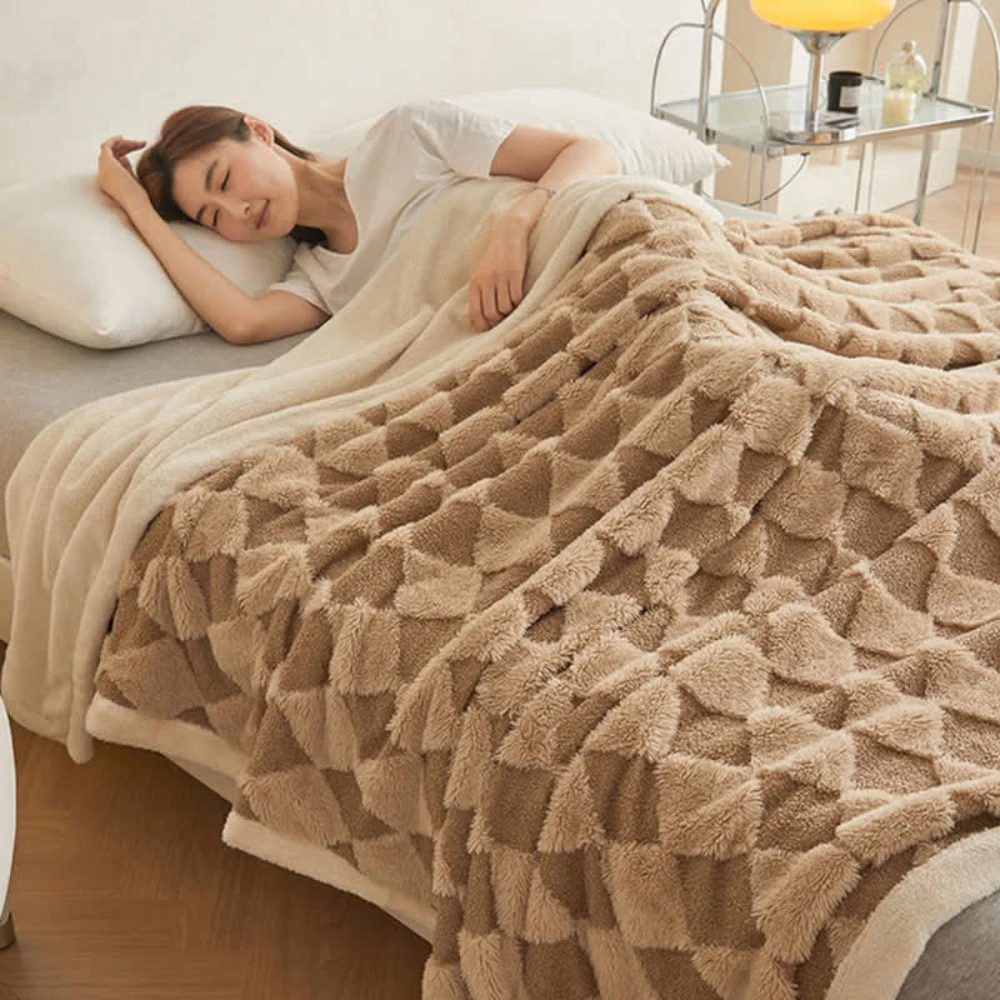 Soft Diamond Pattern Comfort Blanket by Casa & Beyond