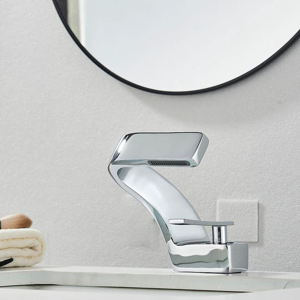 AquaArc Modern Kitchen Faucet Bowlift by Bowlift