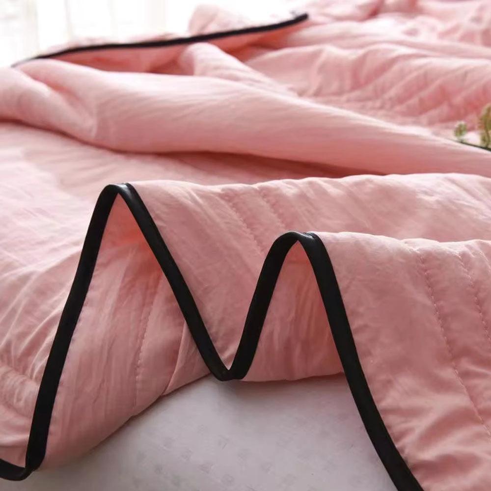 EverChill Ice Cooling Blanket™️ by Casa & Beyond