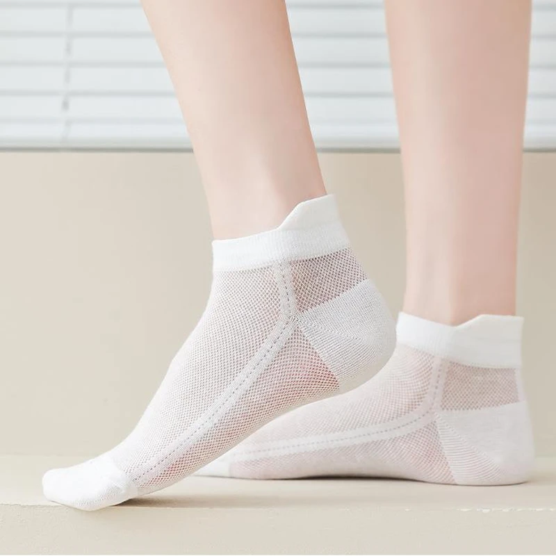 Ultra-thin, non-slip socks with invisible effect by BowLift