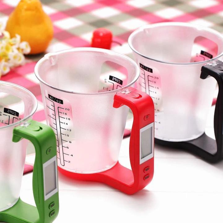 Measuring cup for kitchen use by Bowlift