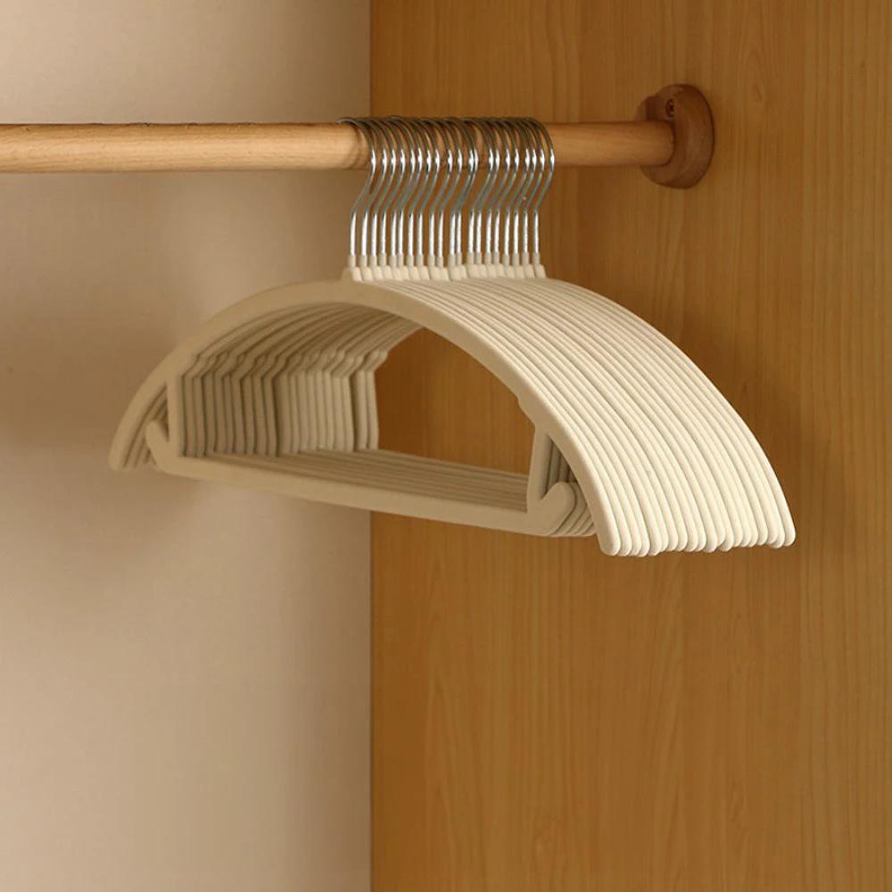Non-Slip Curve Hangers | Set of 10 by Casa & Beyond