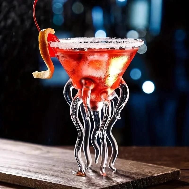 Unique, octopus-inspired cocktail glass Bowlift by Bowlift