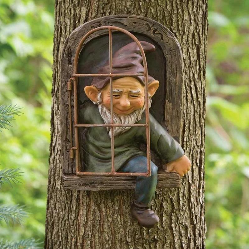 Garden decor gnome figure by Bowlift