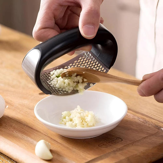 Crush Garlic Squeezer by Casa & Beyond