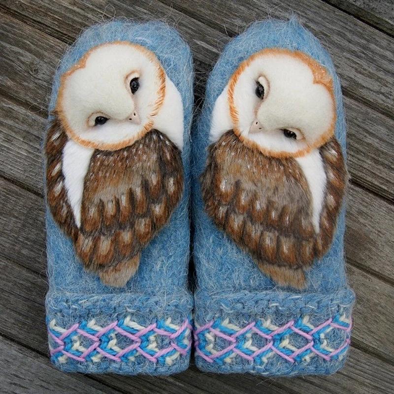 Nordic Gloves hand-knit with owls by Bowlift