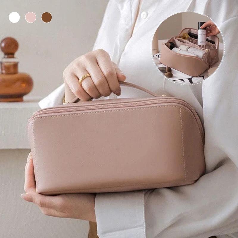 Portable travel cosmetic bag made of PU by Bowlift
