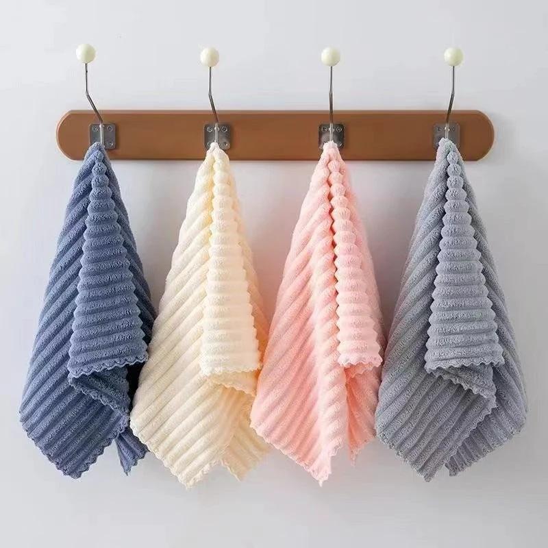 Candy Striped Soft Towel Set of 2 by BowLift