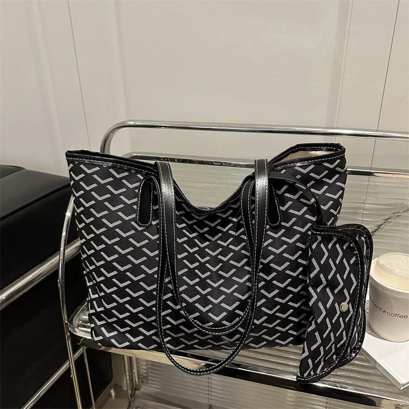 BowLift 丨 Shoulder Bag Handbag Female Large Capacity PU material by BowLift
