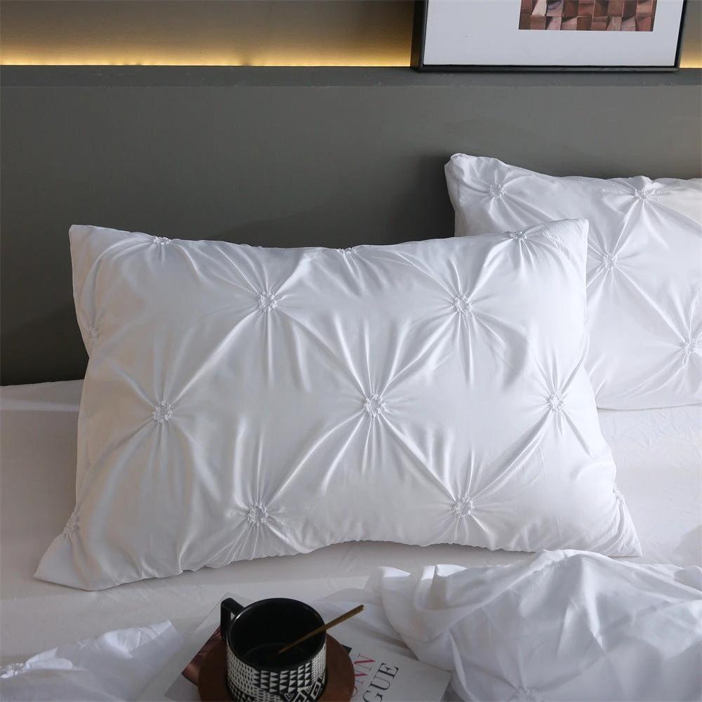 BowLift 丨 Embroidered Craft Three-piece Bedding Set (Pillowcase & Quilt Cover) by BowLift
