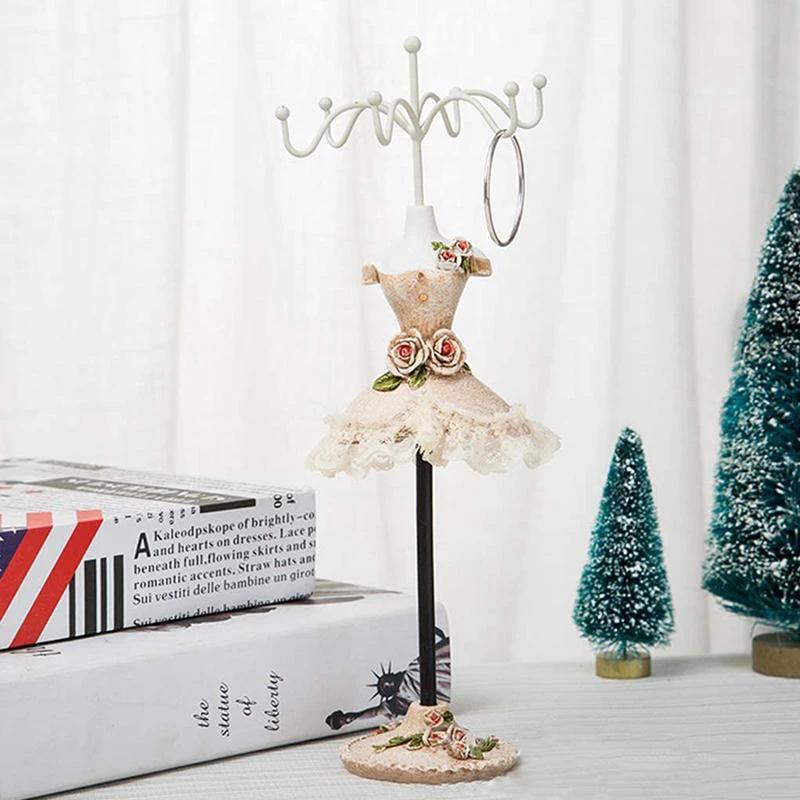 Creative jewelry stand female bust made of resin by Bowlift