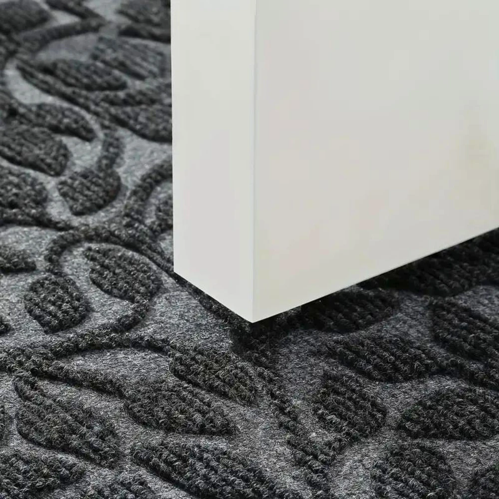 Olive Grove Elegance Door Mat by Casa & Beyond