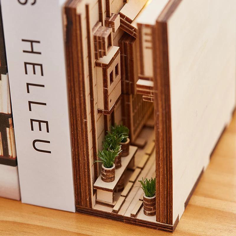 Assembly kit for DIY shelf decoration by Bowlift