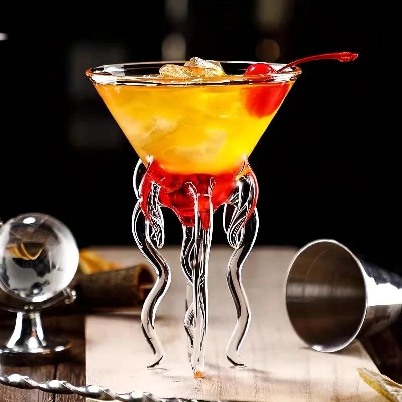 Unique, octopus-inspired cocktail glass Bowlift by Bowlift