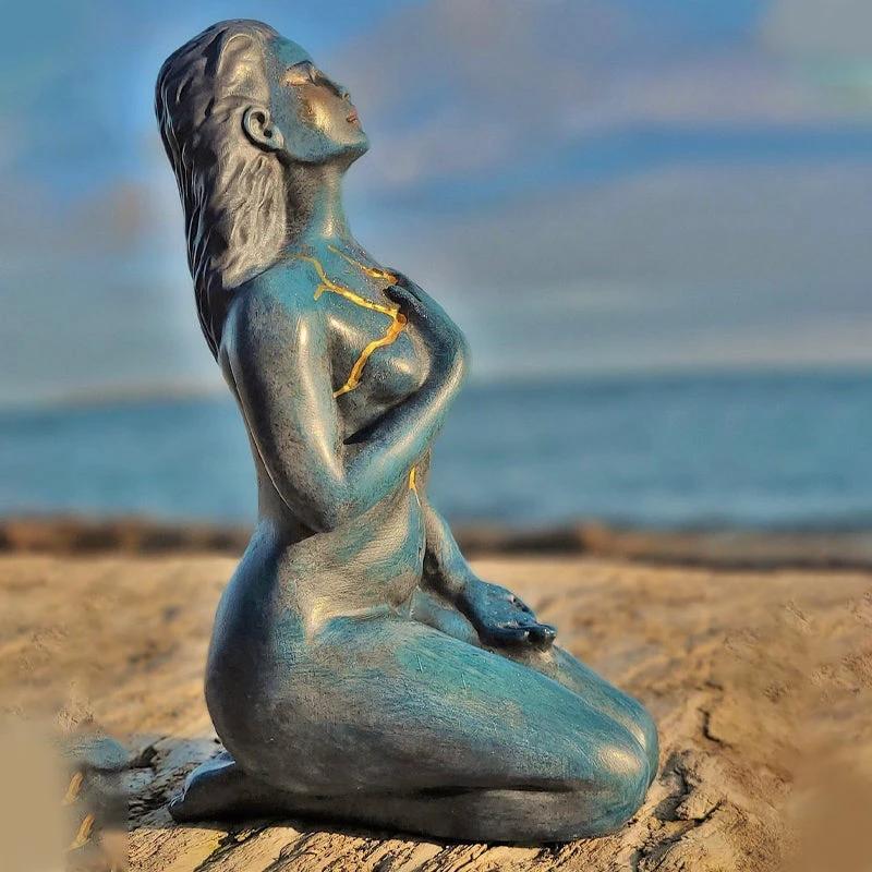 Resin figure "Goddess of Healing" by Bowlift