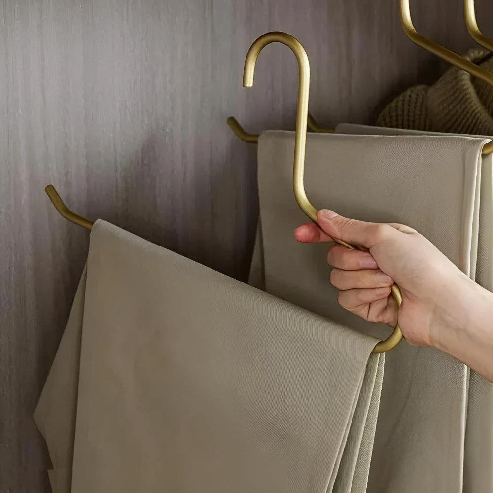 Minimalist Metal Wardrobe Hangers | 5Pcs by Casa & Beyond
