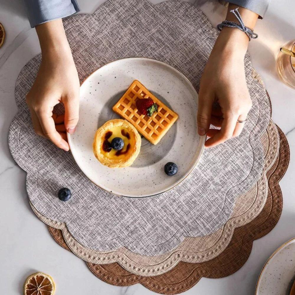 Scalloped Waterproof Placemat by Casa & Beyond