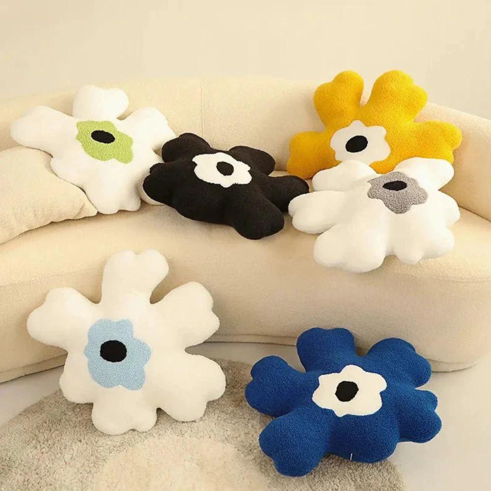 Daisy Doodle Cushion by Casa & Beyond